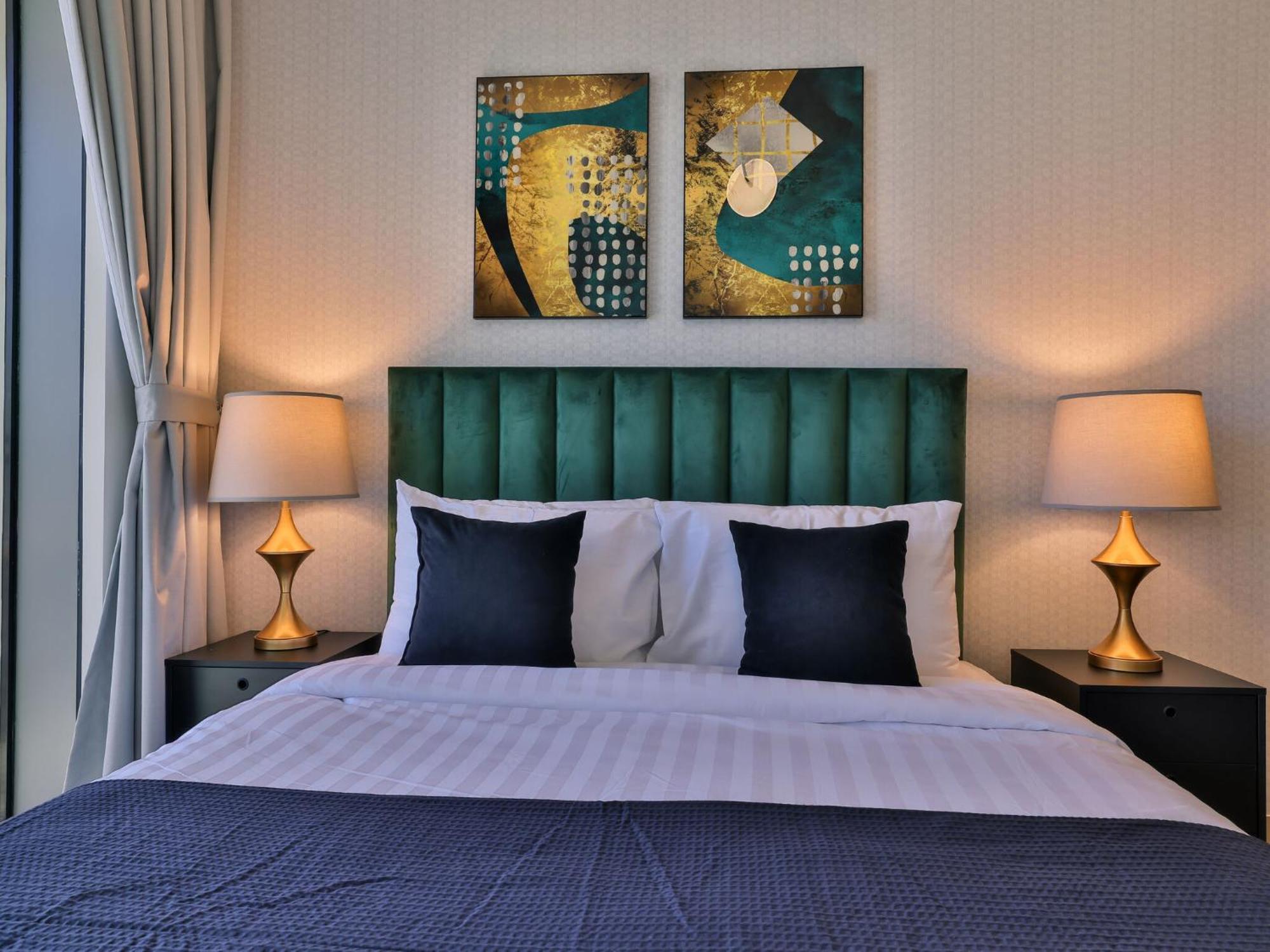 Luxurious Apartments Dubai Marina Views Pool Gym By Sojo Stay Eksteriør billede