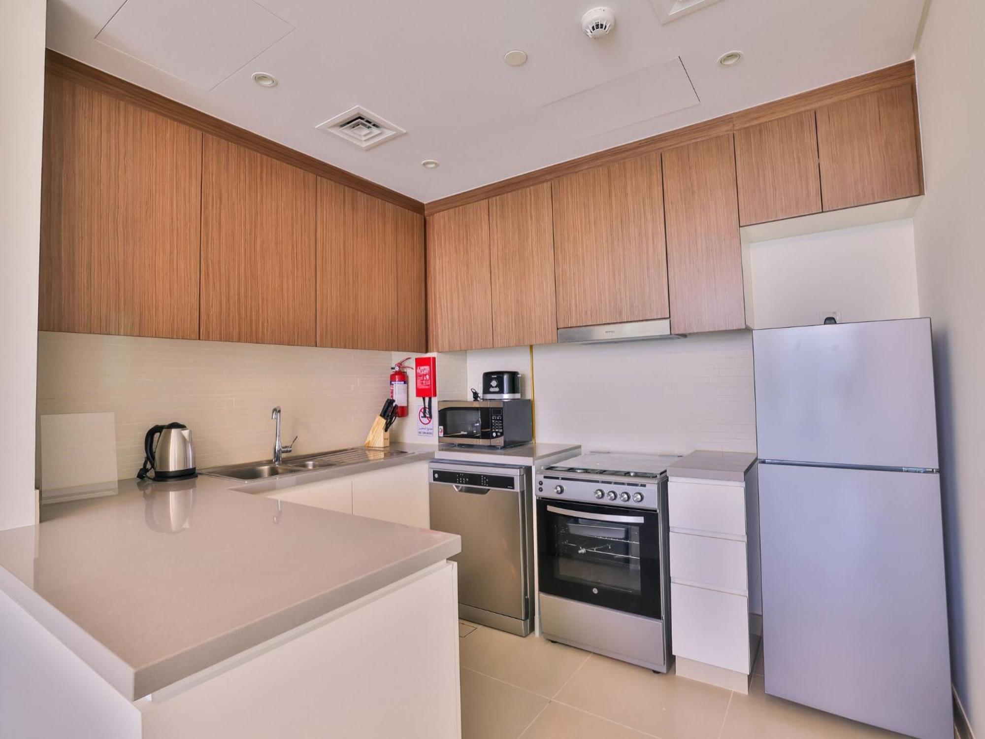 Luxurious Apartments Dubai Marina Views Pool Gym By Sojo Stay Eksteriør billede