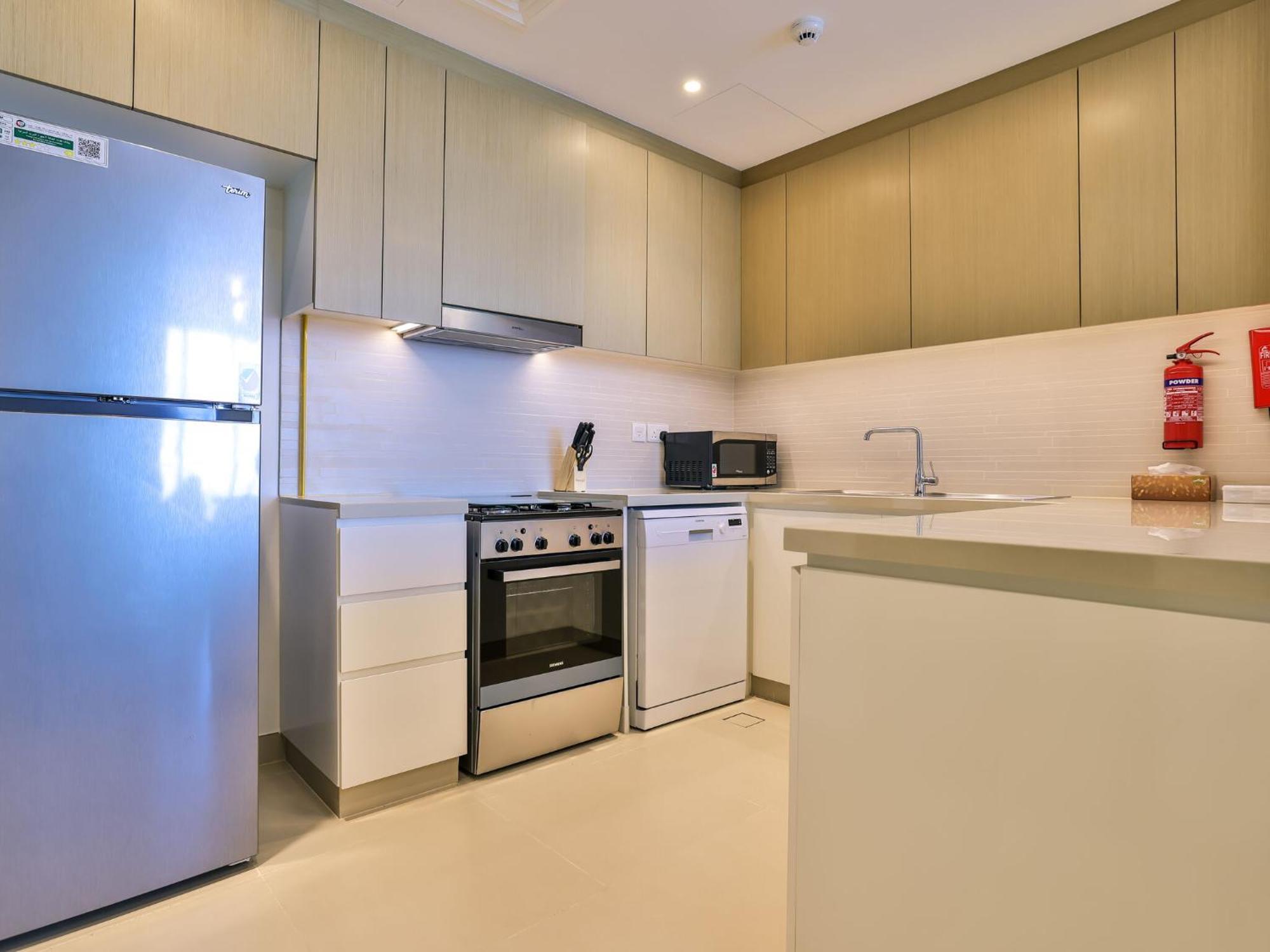 Luxurious Apartments Dubai Marina Views Pool Gym By Sojo Stay Eksteriør billede