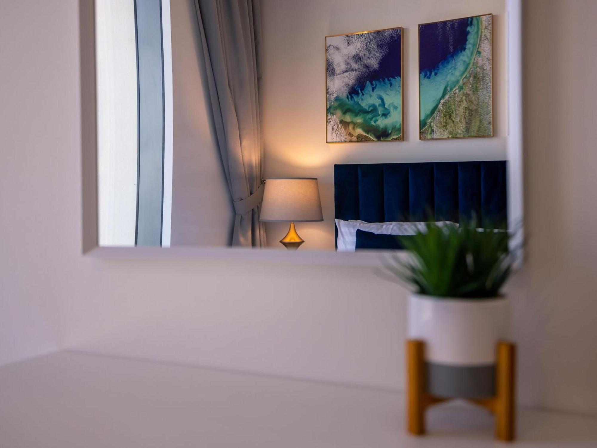 Luxurious Apartments Dubai Marina Views Pool Gym By Sojo Stay Eksteriør billede
