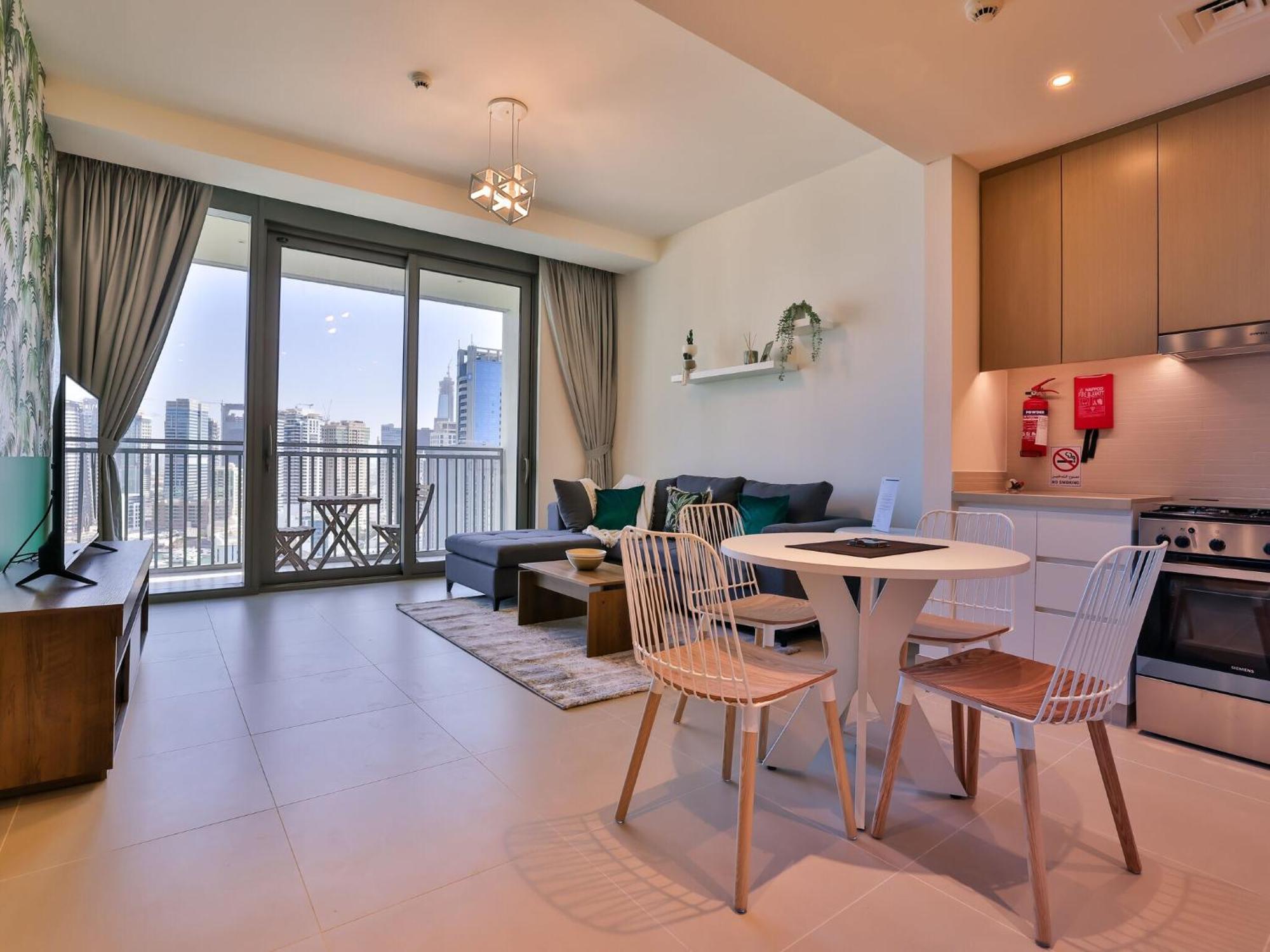 Luxurious Apartments Dubai Marina Views Pool Gym By Sojo Stay Eksteriør billede